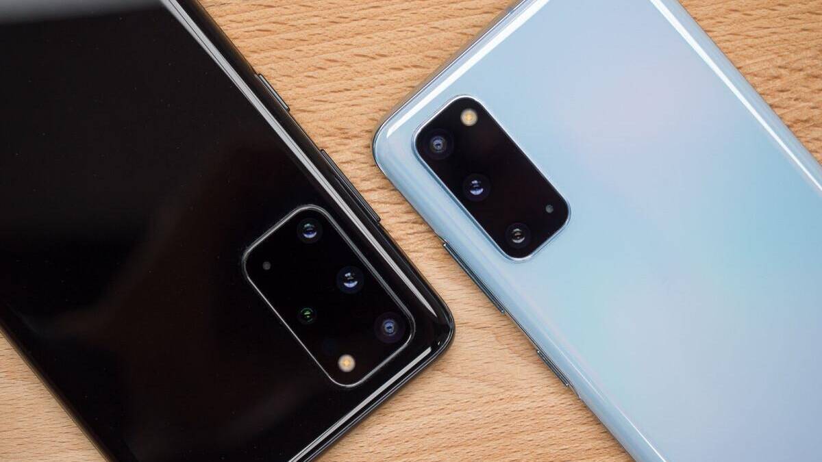 Два смартфона Xiaomi Redmi Note 10 с тыльными камерами