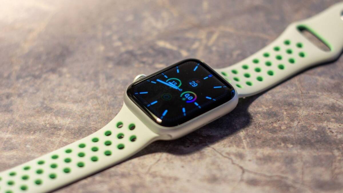 Первый взгляд: обзор Apple Watch series 6 cо сканером кислорода в крови 28 Серебристые Apple Watch series 6