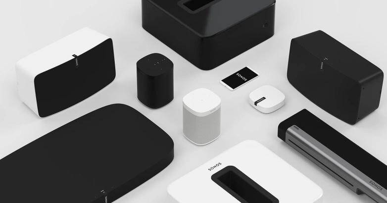 Sonos подает в суд на Google за нарушение 5 патентов на беспроводное аудио 4 Коллекция устройств Sonos с черным и белым дизайном