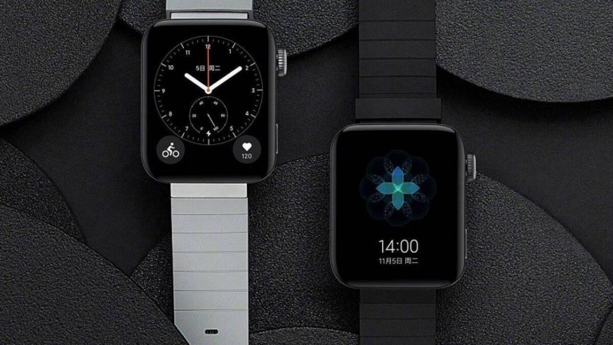 Два смарт-часы Xiaomi Mi Watch с разными циферблатами и ремешками