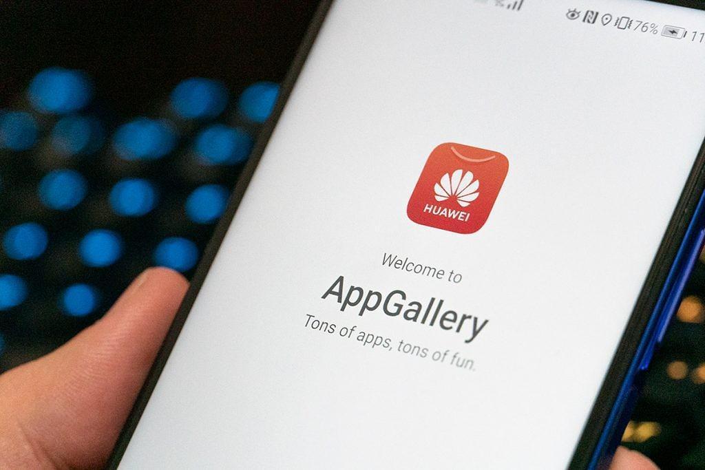 HUAWEI ΠΏΡΠΎΠ΄ΠΎΠ»ΠΆΠ°Π΅Ρ ΡΠ°Π·Π²ΠΈΠ²Π°ΡΡ AppGallery 7 app gallery featured 1024x683 1