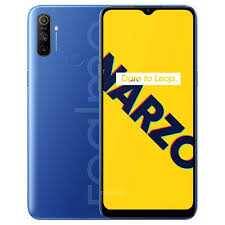 Смартфон iPhone 12 Pro с задней камерой и синим корпусом