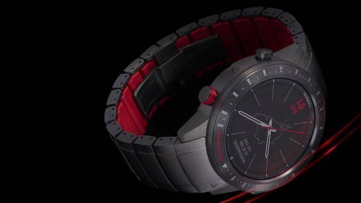 Часы Garmin MARQ с черным и красным дизайном
