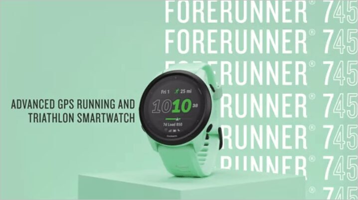 Умные часы Garmin Forerunner 745 с дисплеем и ремешком в зеленом цвете