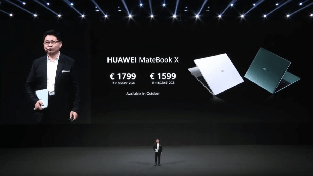 Huawei показала флагманский ноутбук MateBook X 15 Группа молодых людей на улице с ноутбуками и смартфонами