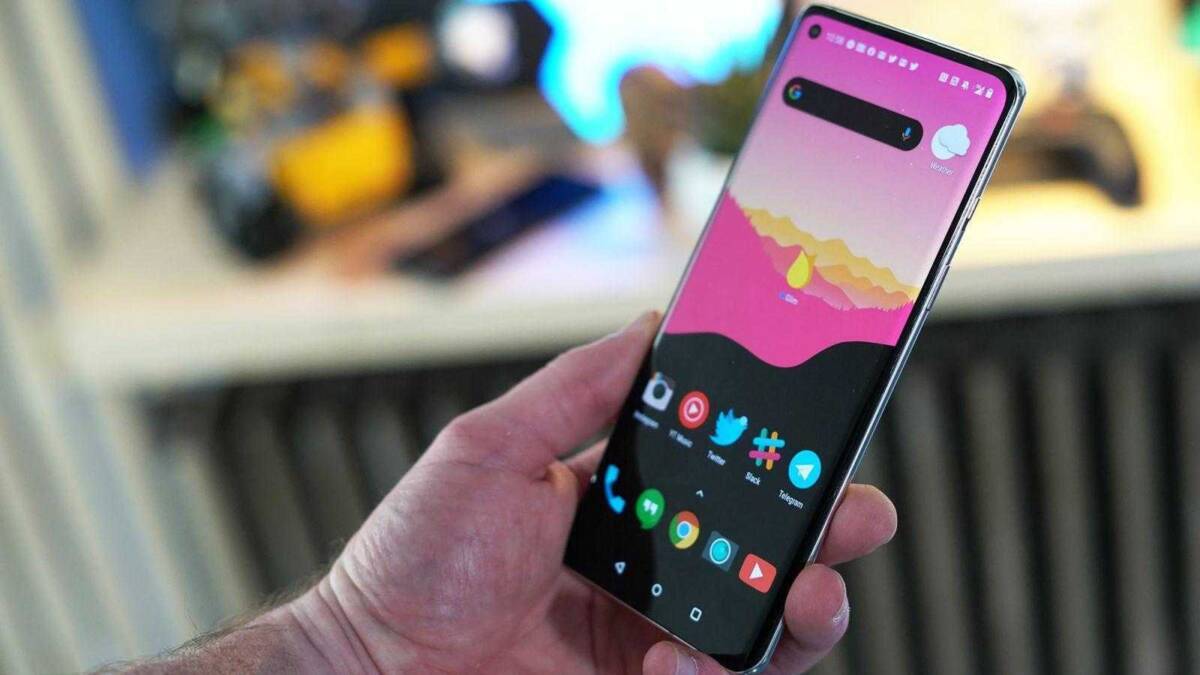 OnePlus выпустит новые продукты 14 октября 3 Смартфон OnePlus с ярким дисплеем и интерфейсом