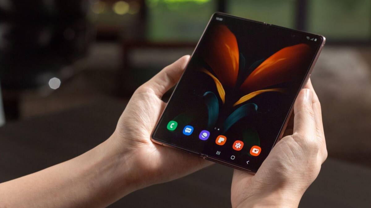 Samsung официально представил Galaxy Z Fold2 9 Samsung официально представил Galaxy Z Fold2