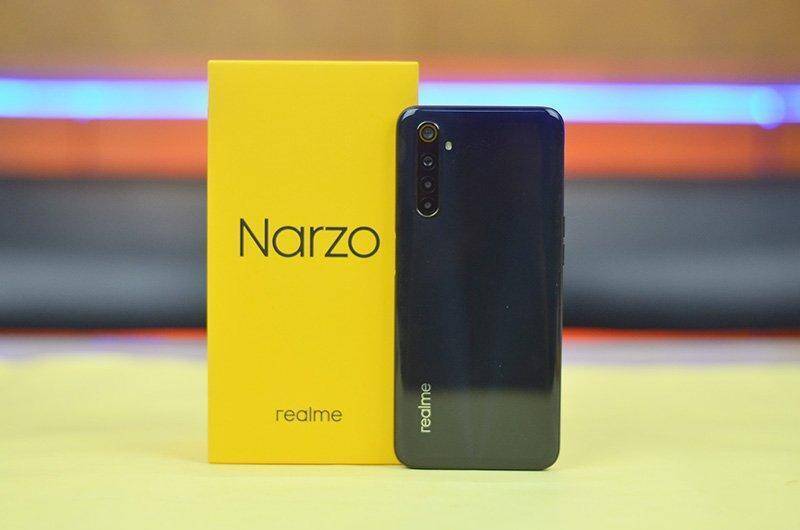 смартфон Realme Narzo с четырьмя камерами и черным корпусом