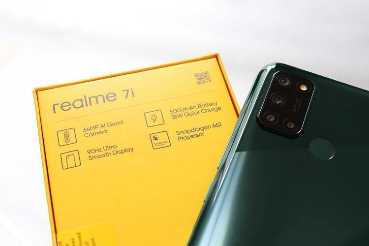 Realme представила смартфон Realme 7i с чипом Snapdragon 662, батареей на 5000 мАч и ценником в 215 долларов 4 Задняя часть смартфона Realme 7i с камерой и отпечатком