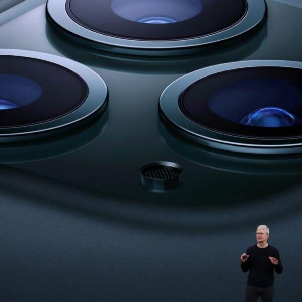 tim cook iphone large