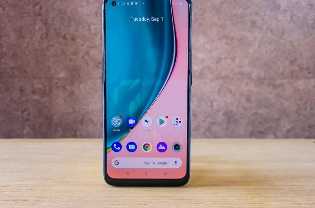 Смартфон Realme 7 с дисплеем и интерфейсом