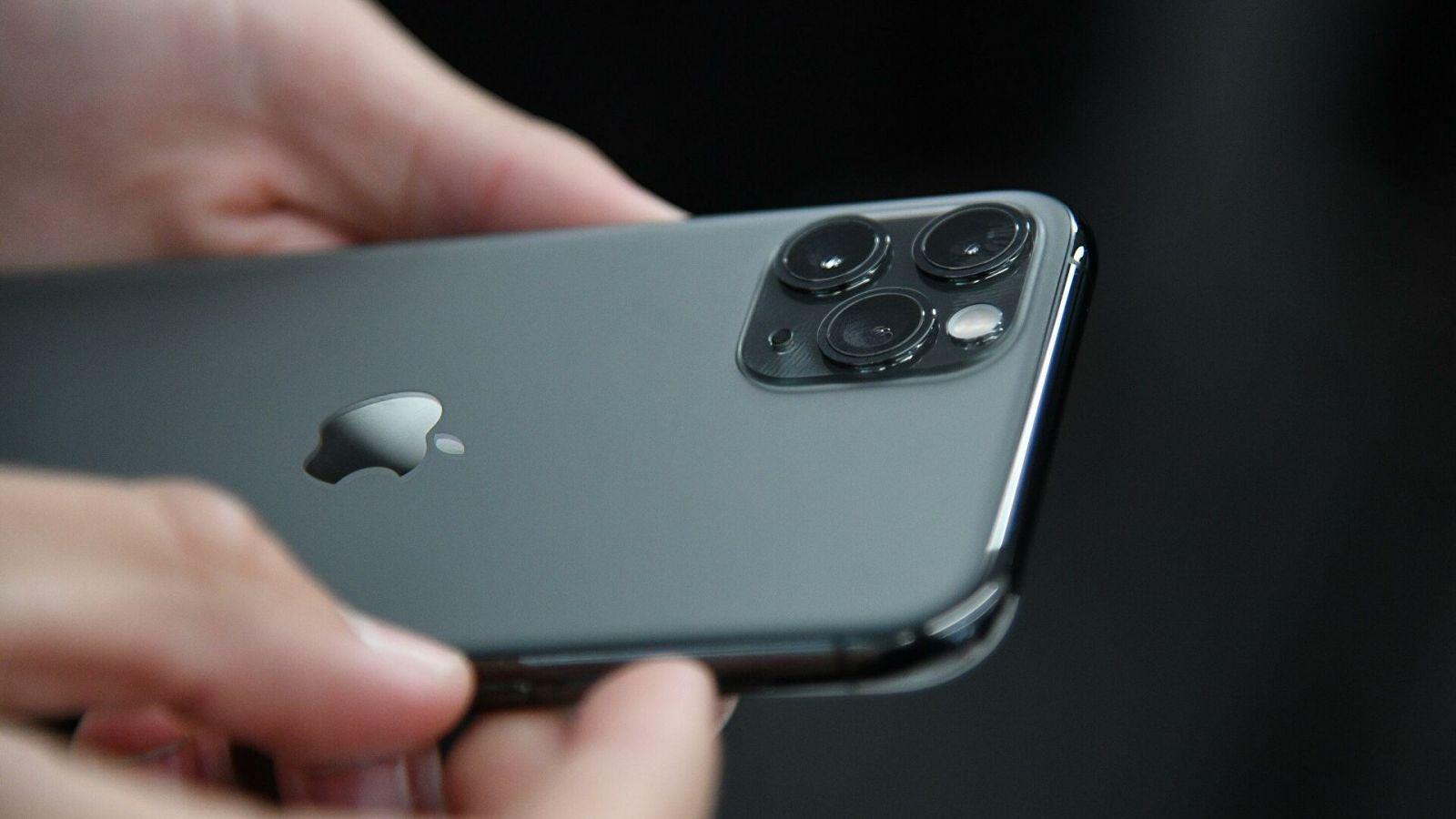 Слухи: Apple iPhone 12 получит сканер отпечатков пальцев сбоку 4