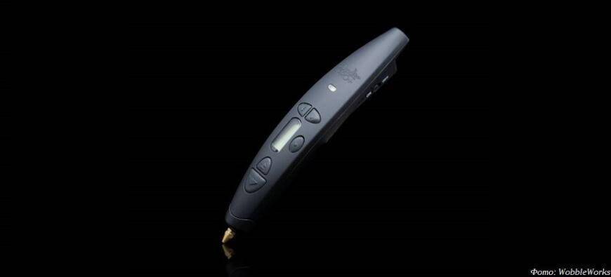 Перо 3Doodler PRO+ показывает управление с кнопками и дисплеем