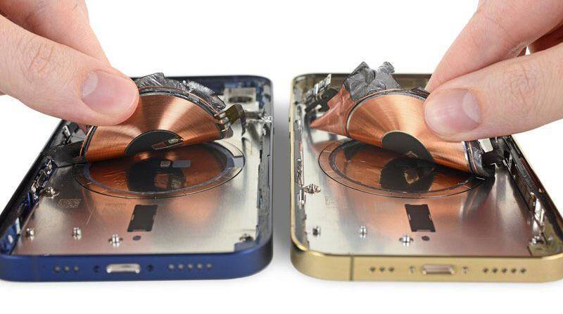 В iPhone 12 нашли реверсивную зарядку 3 Разбор внутренней части iPhone 13 с отсоединением аккумулятора