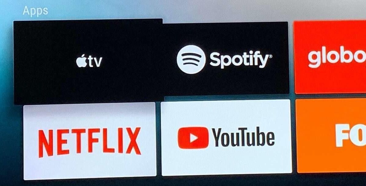 Экран смарт-телевизора Sony с приложениями для потокового видео