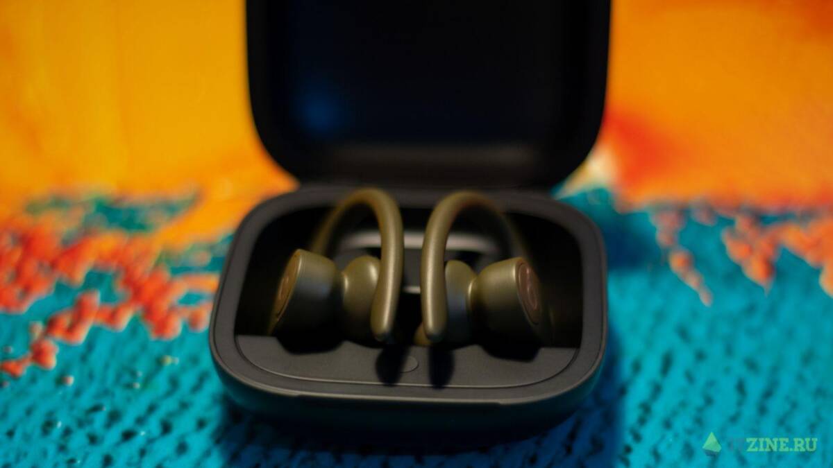 Обзор беспроводных наушников Beats PowerBeats Pro: спорт — это жизнь 24 Наушники Beats PowerBeats Pro в кейсе