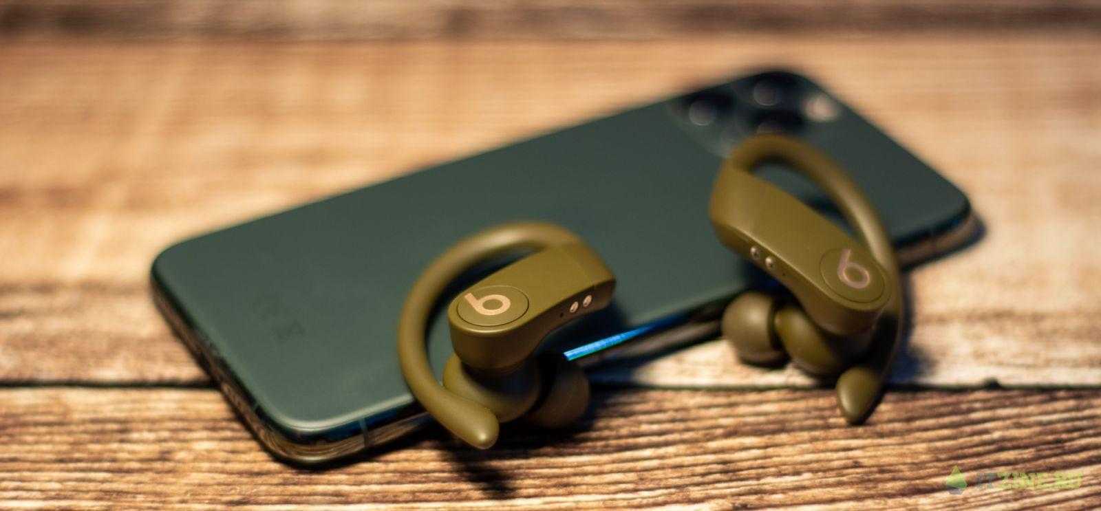 Apple удалила страницу наушников Beats с сайта 4 iPhone 11 Pro и наушники Beats PowerBeats Pro