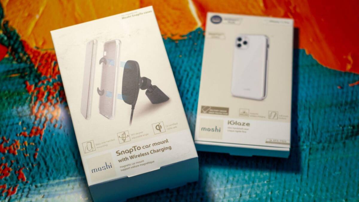 упаковка устройства Samsung Galaxy Note 20 Ultra с зарядным устройством и крышкой