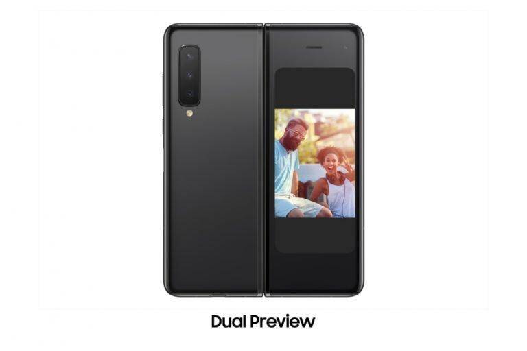 Гибкий телефон Samsung Galaxy Fold с двойным экраном