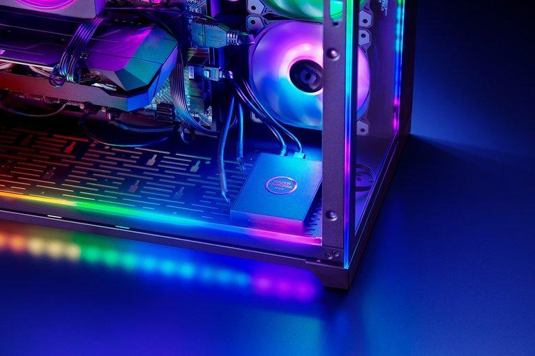 Razer добавляет Chroma RGB на ПК с новыми аксессуарами 4 https hybrismediaprod.blob .core .windows.net sys master phoenix images container hc7 hfe 9094273597470 chroma argb controller 1500x1000 gallery hero 20201022