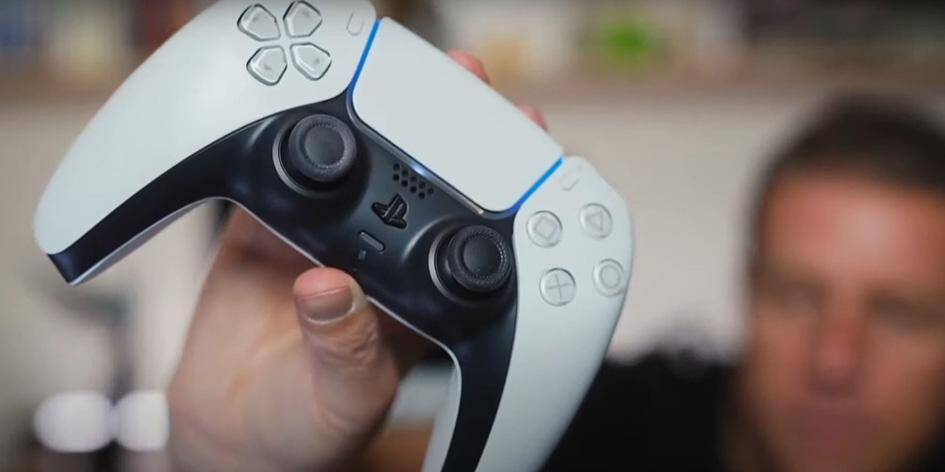 Джойстик Sony DualSense для PlayStation 5 крупный план