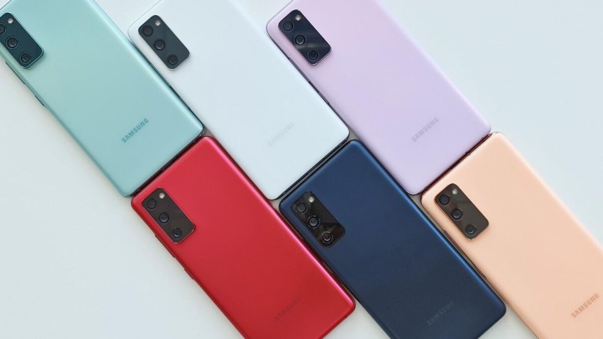 Различные цветные задние панели Samsung Galaxy S20 FE