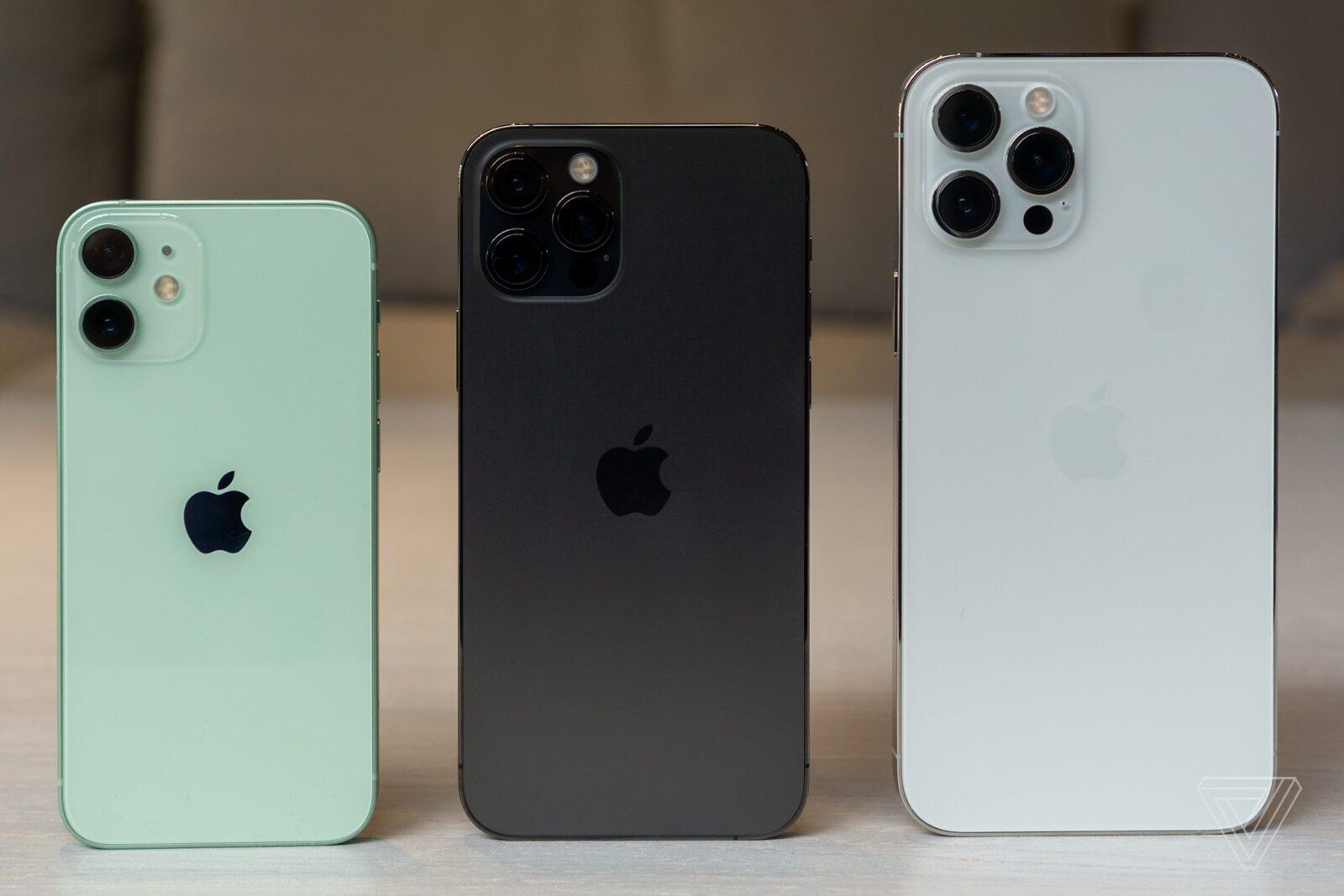 В России начались продажи iPhone 12 Pro Max и iPhone 12 mini 5 9 large