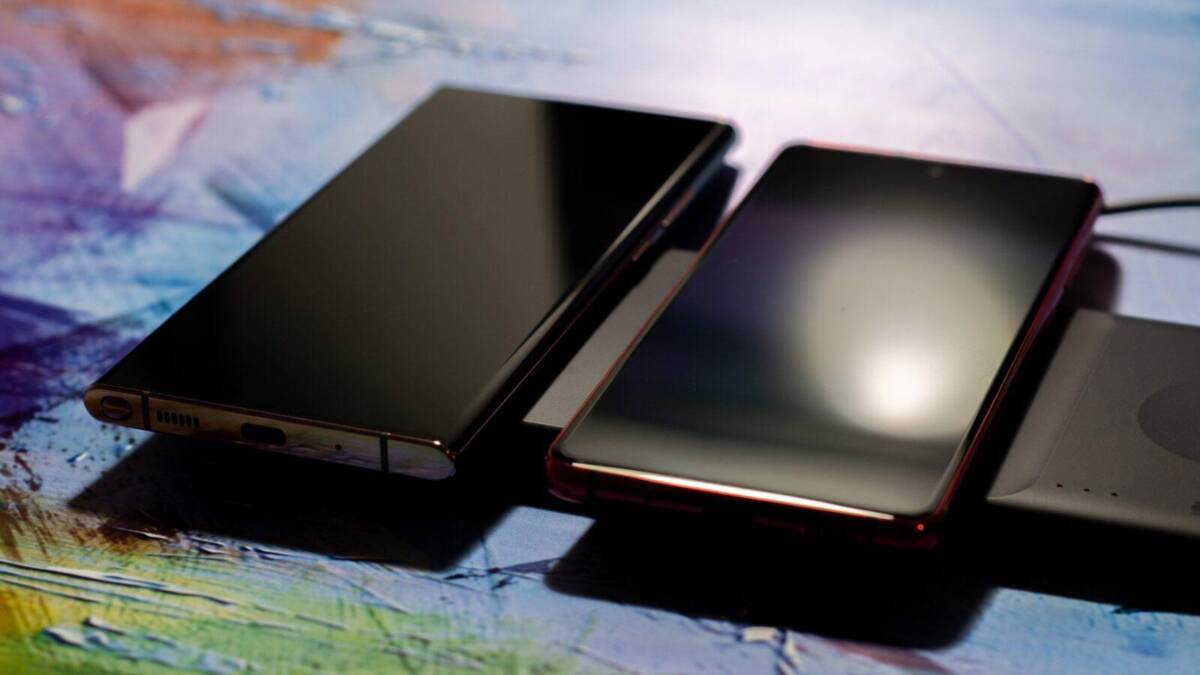 Камеры и дисплей одного из смартфонов OnePlus 9 Pro