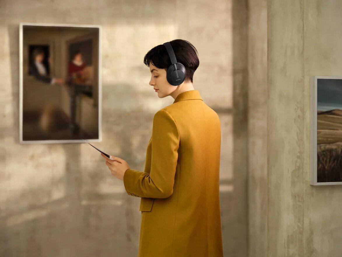 В России начались продажи наушников Huawei FreeBuds Studio 7 HUAWEI FreeBuds Studio black2
