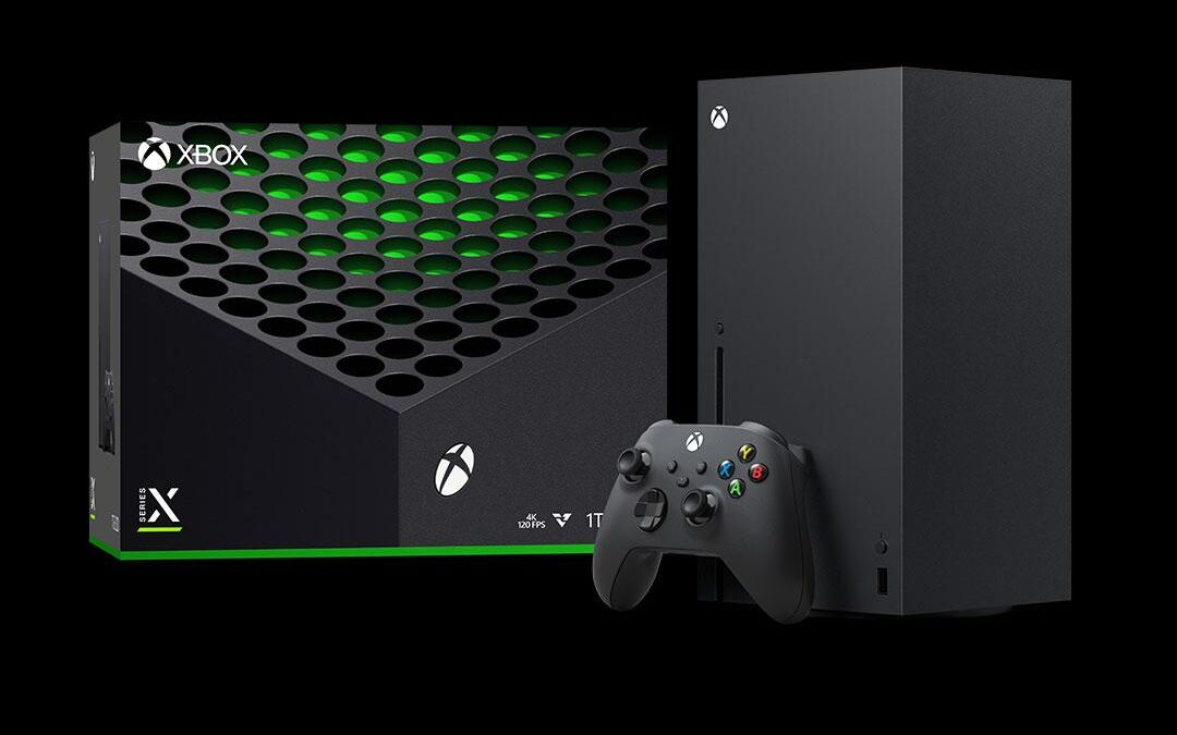 Игровая консоль Xbox Series X с контроллером и коробкой