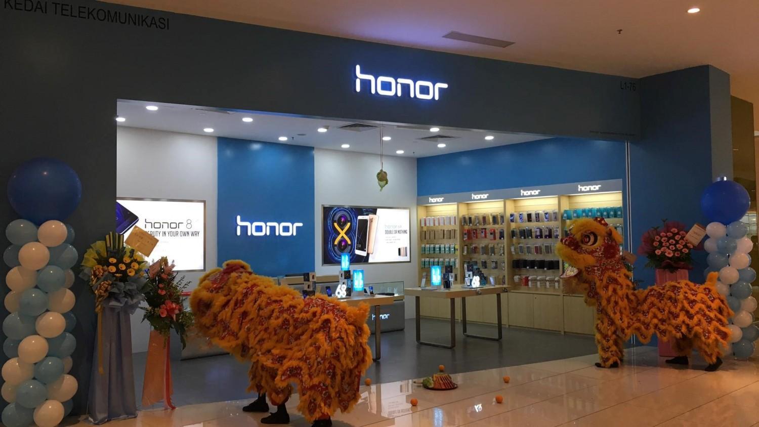 Honor откроет много розничных магазинов в России 3 e3nBy2yXnV9I