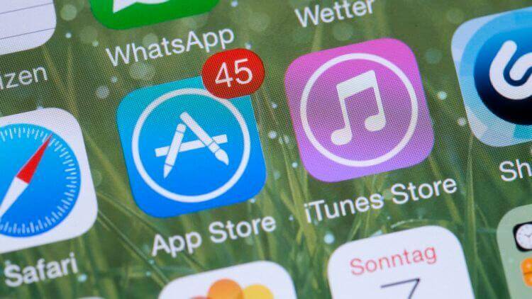 Apple идёт на встречу: теперь комиссия для разработчиков на 15% ниже 3 Экран iPhone с иконками приложений и уведомлением о 45 непрочитанных сообщений