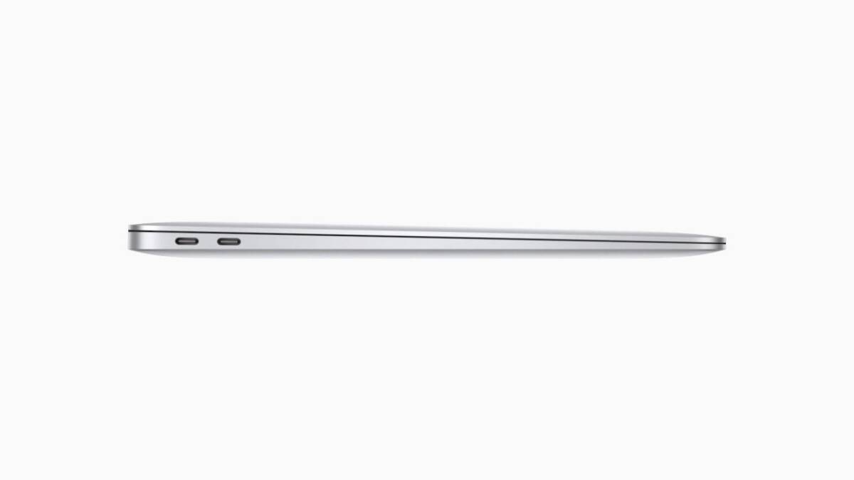 Боковой вид нового MacBook Air на базе процессора M1 с двумя USB-C портами