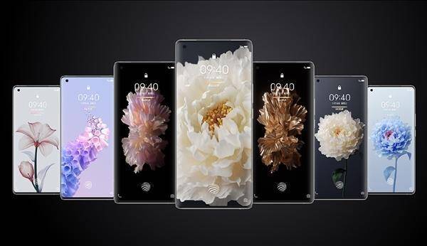 Пять смартфонов Vivo с разными цветами на черном фоне