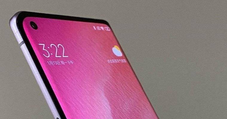 В сеть слили первую фотографию грядущих Xiaomi Mi 11 и Mi 11 Pro 4 Экран iPhone с минимальным подбором элементов и вырезом для камеры