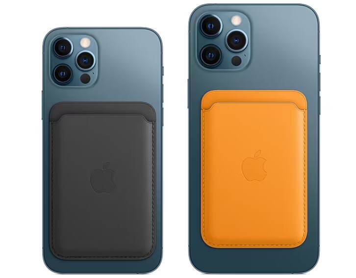 Что купить для iPhone 12: несколько полезных аксессуаров 4 Персонаж в фантастическом костюме на фоне мрачного замка