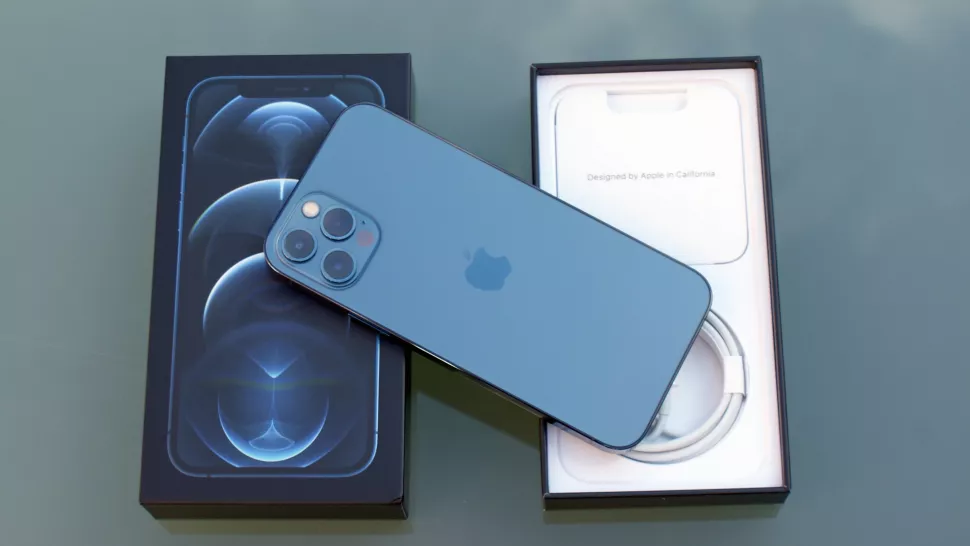 iPhone 12 Pro разобрали и нашли много магнитов MagSafe 3 yYxw2BZJY9rYj9pw6NJxR8 970 80.jpg