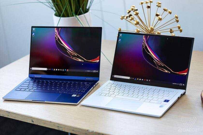 Два ноутбука Samsung Galaxy Book Flex 2 на столе