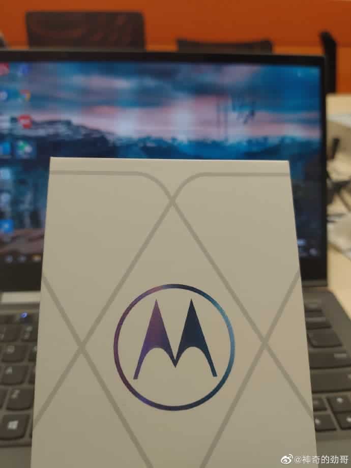 Фото упаковки флагмана Motorola на базе Snapdragon 888 4 62deb6ff92d743c289fe239c5fcfa9b8