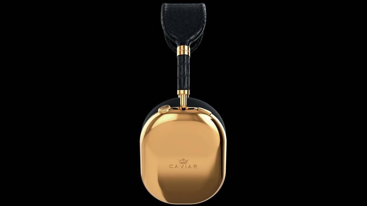 Золотые наушники Caviar AirPods Max в вертикальной ориентации