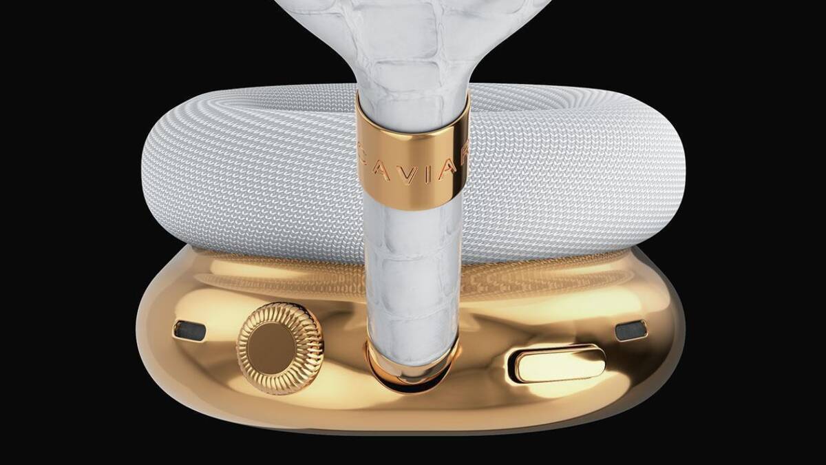 Золотые ушные накладки и регулировка объема на AirPods Max