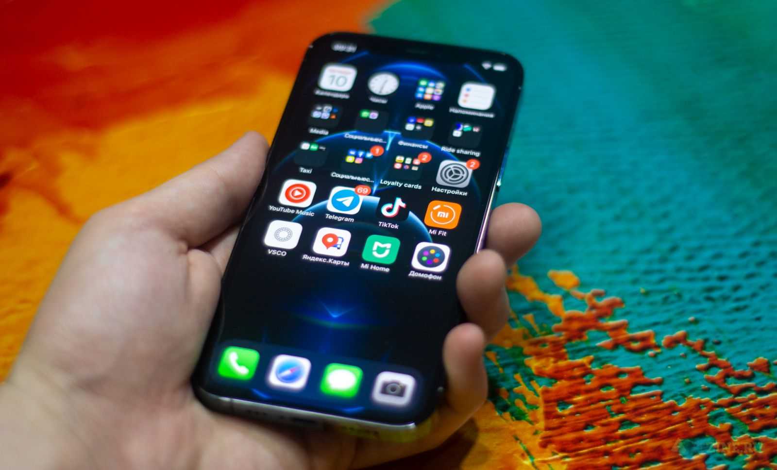 Обзор iPhone 12 Pro: мой любимый размер и цвет 51 iPhone 12 Pro в руке