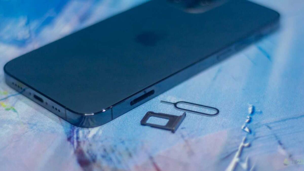 SIM-карта и слот для MicroSD на смартфоне Redmi K40