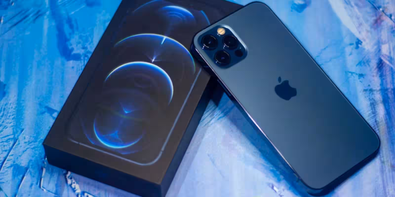 iPhone 12 Pro и тонкая коробка