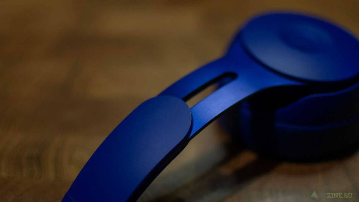 Частичный вид нового ноутбука Nokia с внутренней стороны
