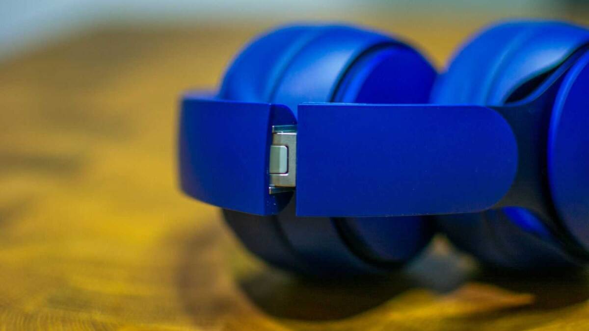 Синие наушники Vivo X60 закрытая конструкция