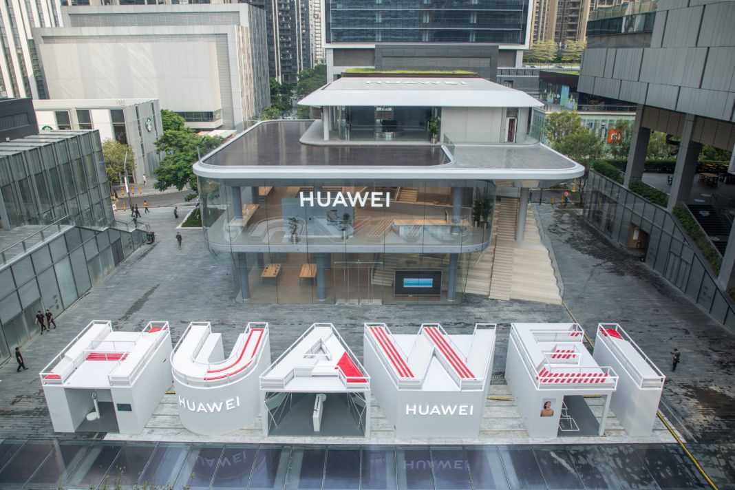 Huawei открыла Health Lab для продвижения инноваций в области спорта и здоровья 3 Huawei store logo official featured 03 1068x712 1