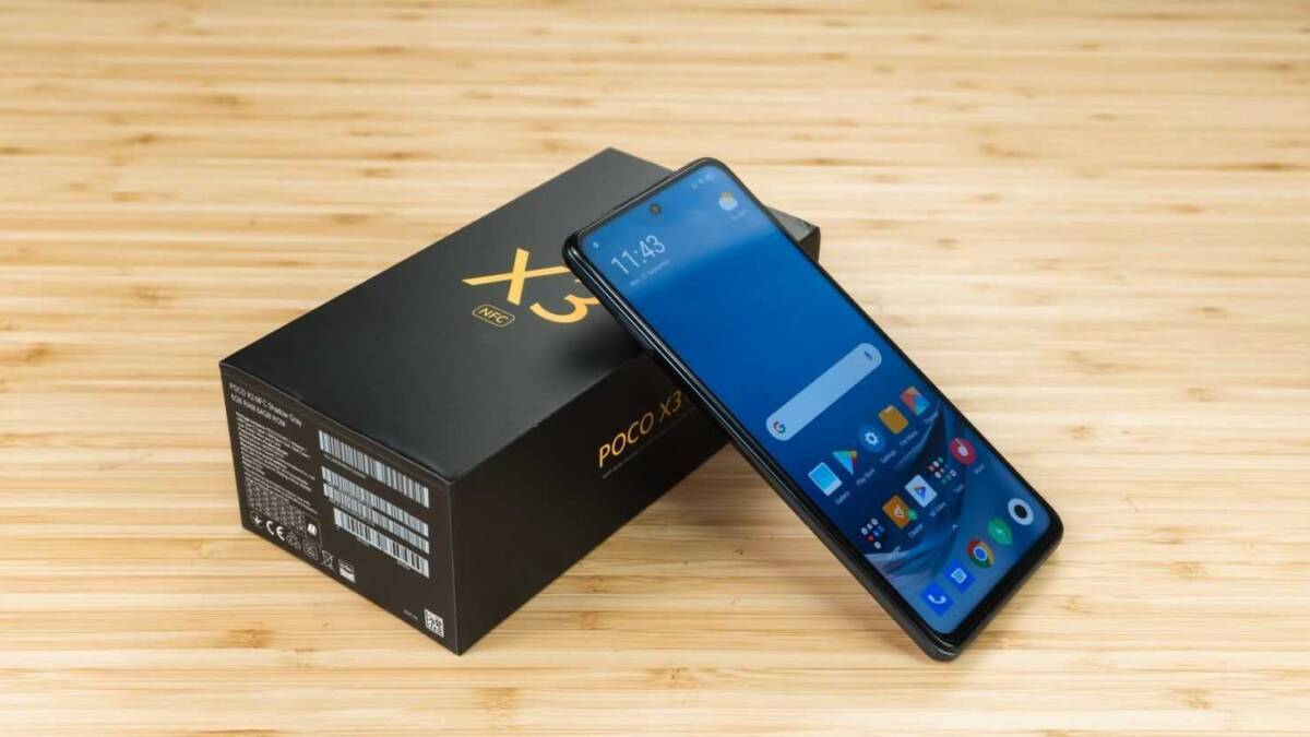 Смартфон POCO X3 NFC с дисплеем и коробкой