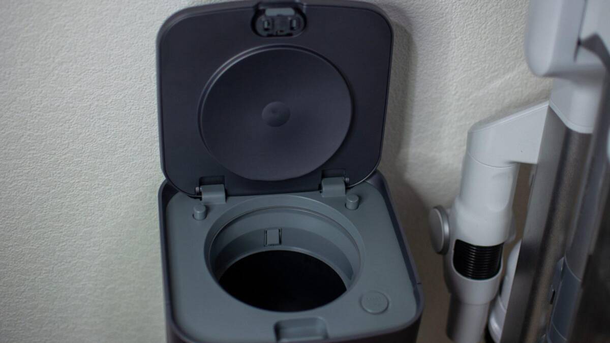 Пустой контейнер для пыли Samsung Clean Station открытый