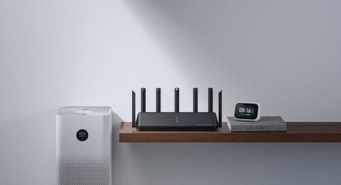 Модемный маршрутизатор Xiaomi поддержка Wi-Fi 6E на столе